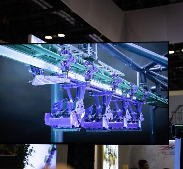 Démonstration 3D de montagnes russes sur le thème des Transformers par S&S Worldwide et SEVEN à l'IAAPA Expo 2023