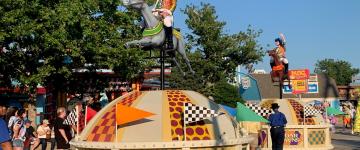 3dxScenic ha creato questi carri allegorici per la parata Celebrate 150 Spectacular di Cedar Point che si è svolta dal 2021 al 2022