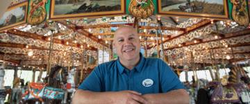 Portrait de Brian Knoebel, copropriétaire et héritier familial de quatrième génération du Knoebels Amusement Resort
