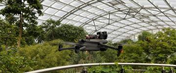 Un dron toma muestras de ADN en la selva tropical de Masoala en el Zoológico de Zúrich