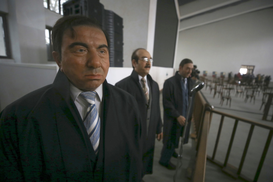 Escena del juicio del primer ministro Adnan Menderes en Outdoor Factory