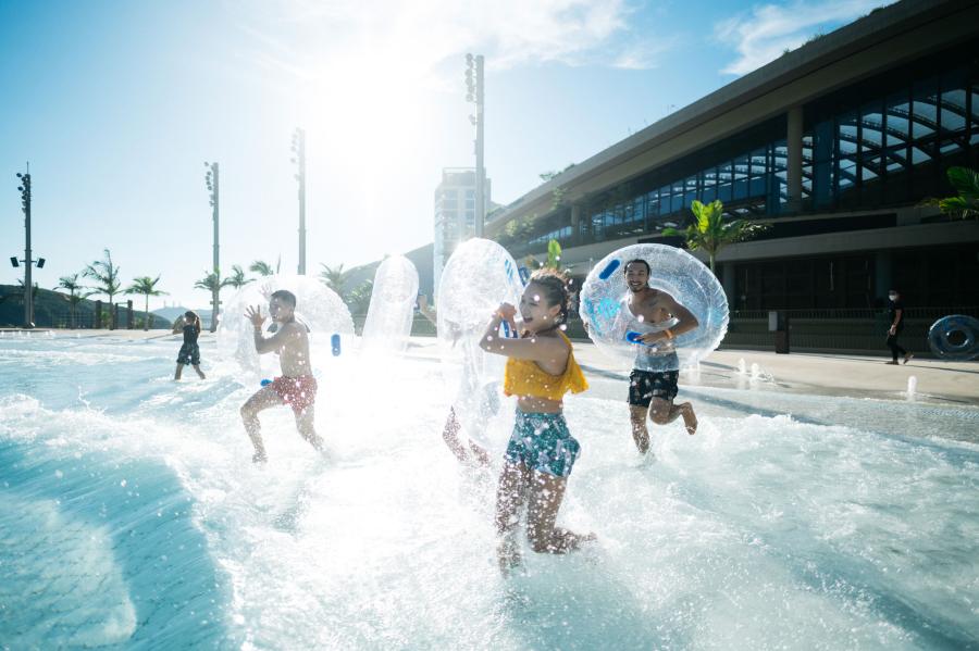 Water World Ocean Park in Aberdeen, Hong Kong, provides an expansive environment with sensory challenges to explore