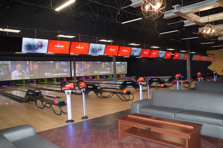 Area bowling del Fourth Dimension Fun Center prima dell'inaugurazione (credito: Amusement Entertainment Management)
