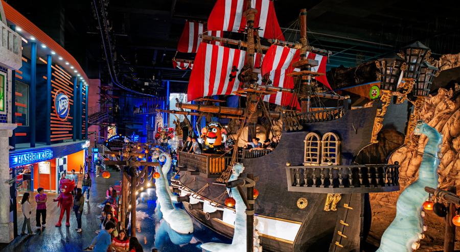 Overview of the giant pirate ship for Mr. Potato Head Pirate Adventure attraction inside Hasbro City