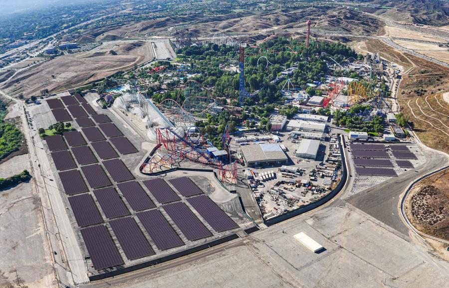Renderização do projeto de painel solar no Six Flags Magic Mountain e Hurricane Harbor em Los Angeles
