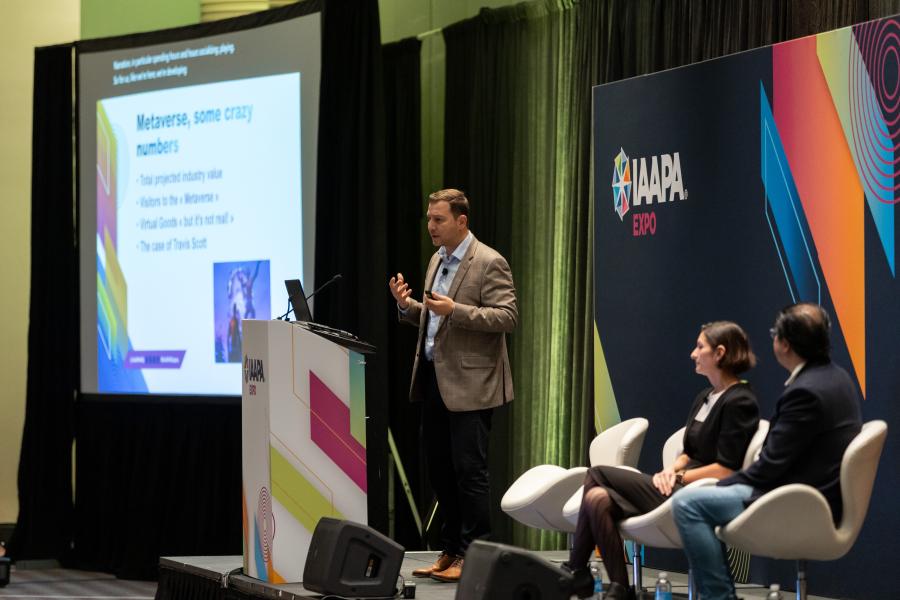 Alexandre Teodoresco of 7Doigts de la main presenting The Metaverse and The Future of Live Entertainment EDUSession at IAAPA Expo 2023