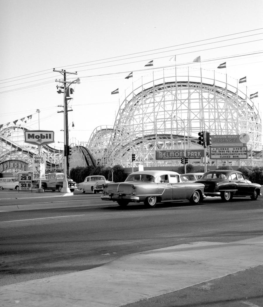 Fotografía antigua que muestra una descripción general de Belmont Park en San Diego