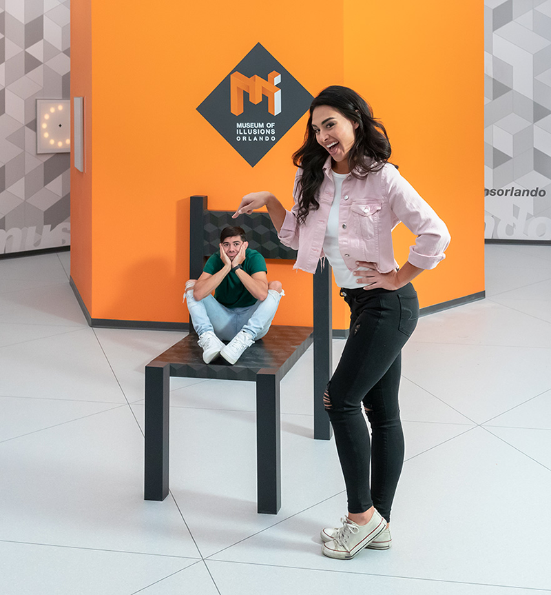 Chaise Illusion au Musée des illusions d'Orlando