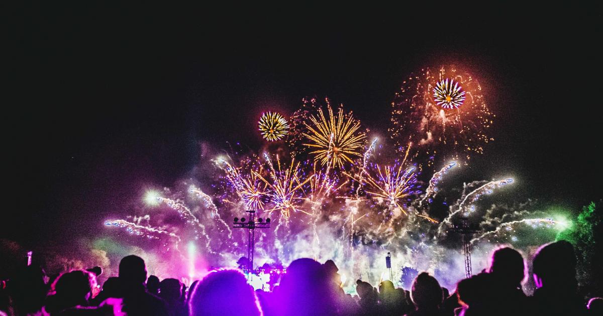 Fogos de artifício, jogos pirotécnicos para celebrar o ano novo ou