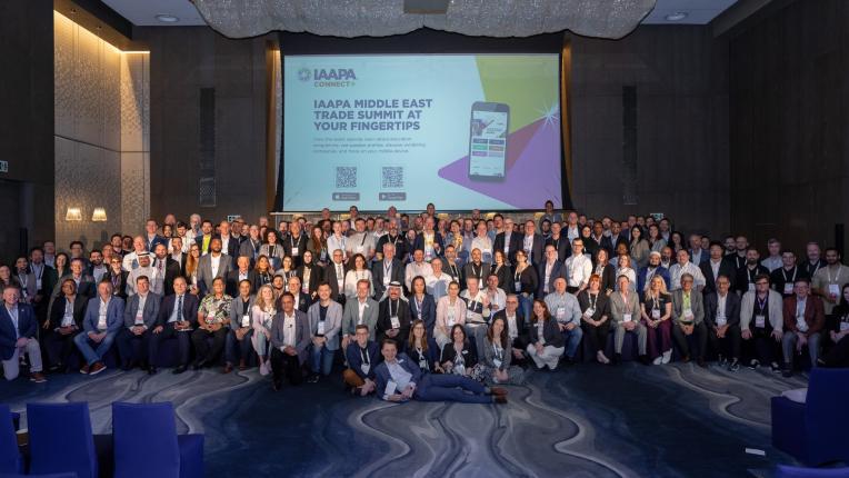 Fotos de grupo dos participantes da Cúpula Comercial do Oriente Médio da IAAPA EMEA