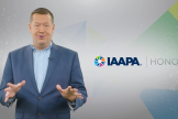 Captura de tela do anúncio do IAAPA Honors, com Scott Fais apresentando os vencedores